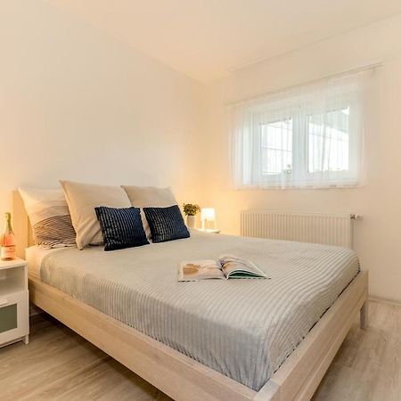 Apartmány Jedovary Trhové Sviny Kültér fotó