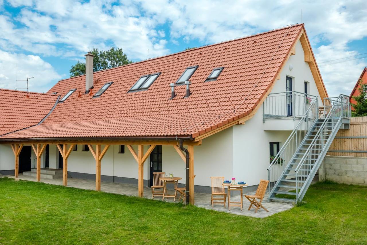 Apartmány Jedovary Trhové Sviny Kültér fotó