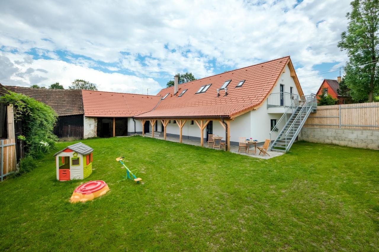 Apartmány Jedovary Trhové Sviny Kültér fotó