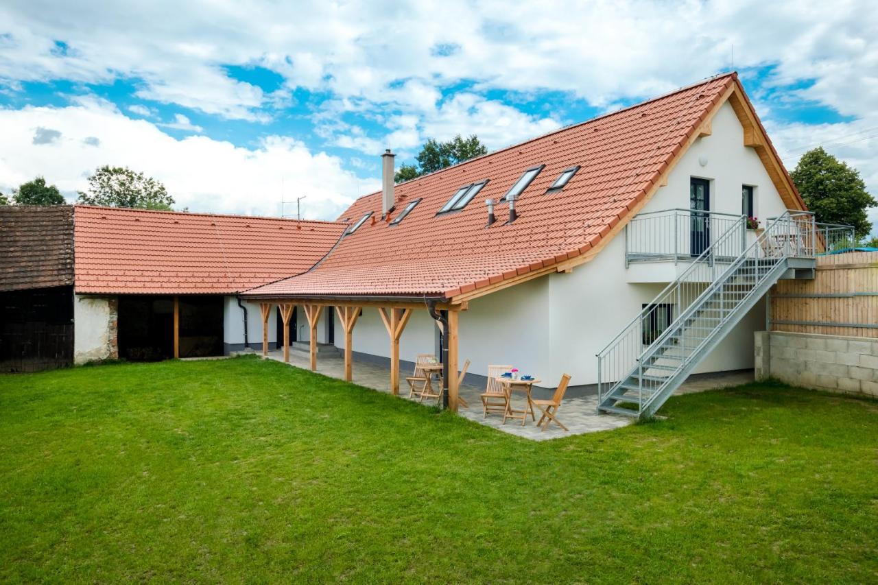 Apartmány Jedovary Trhové Sviny Kültér fotó