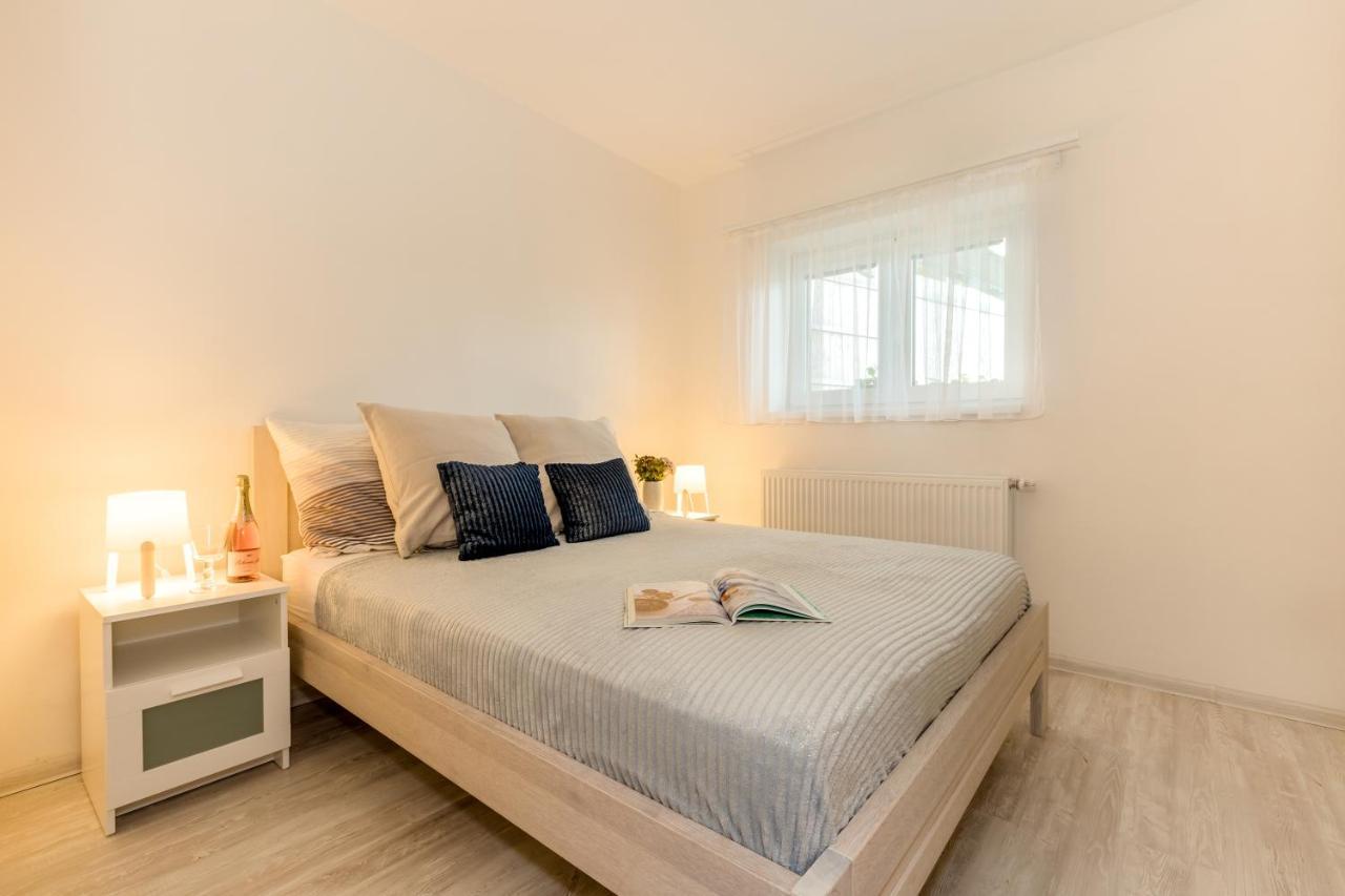 Apartmány Jedovary Trhové Sviny Kültér fotó