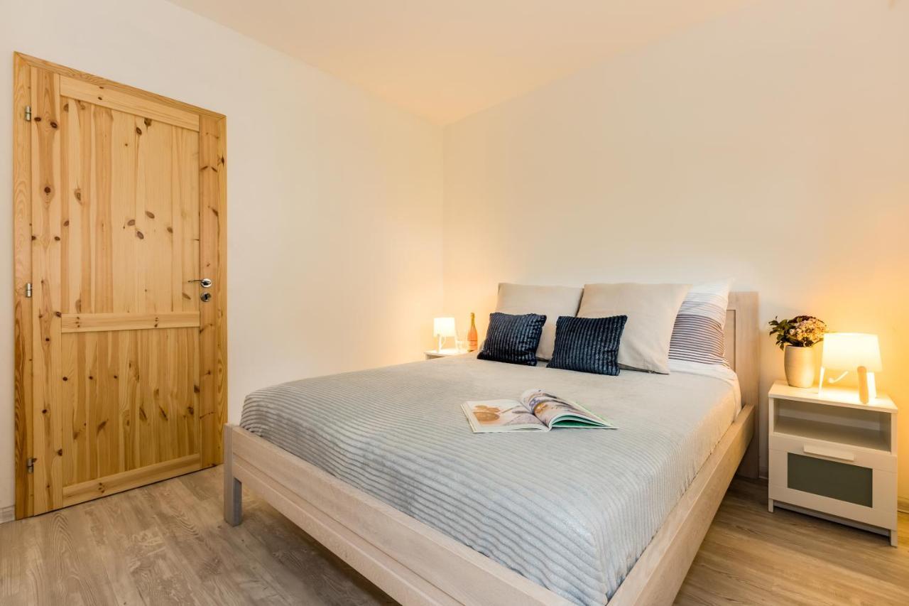 Apartmány Jedovary Trhové Sviny Kültér fotó